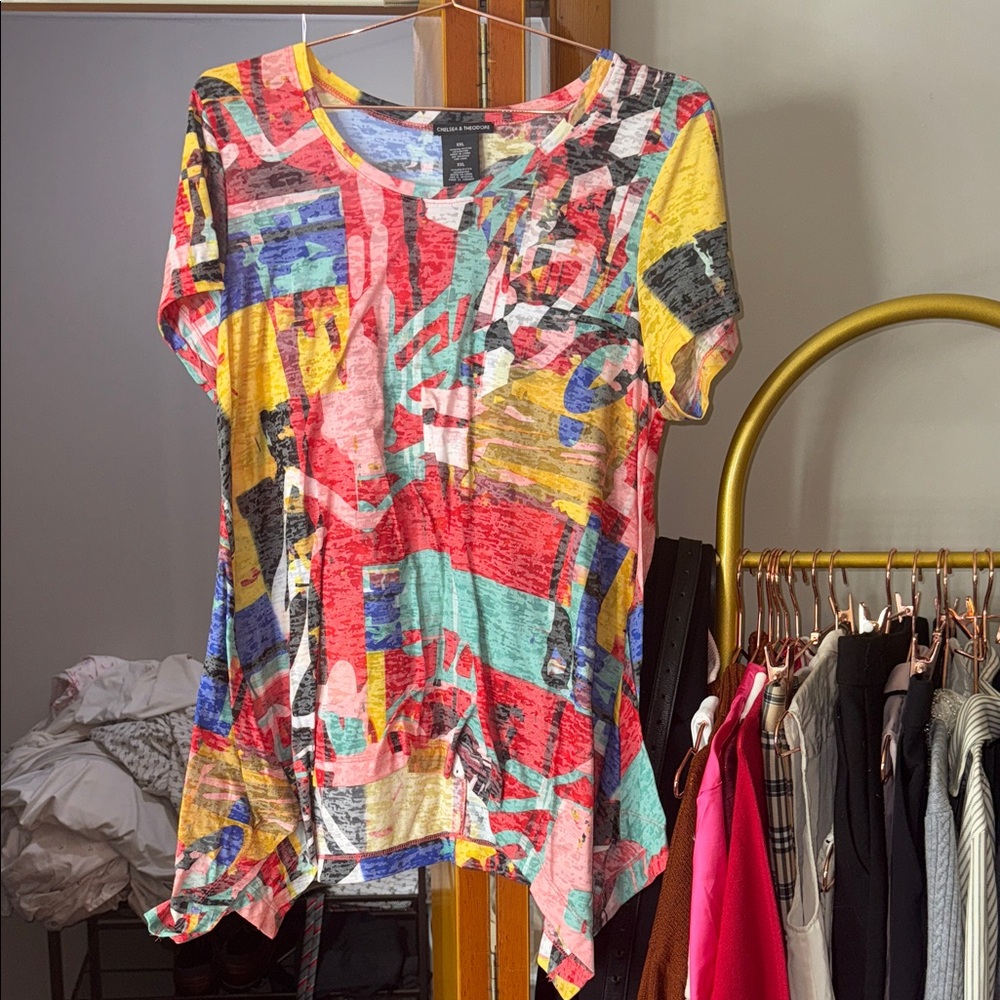 Chelsea & Theodore Multicolor Abstract Short Sleeve Top